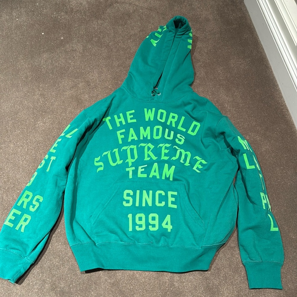 Supreme Sweatshirt